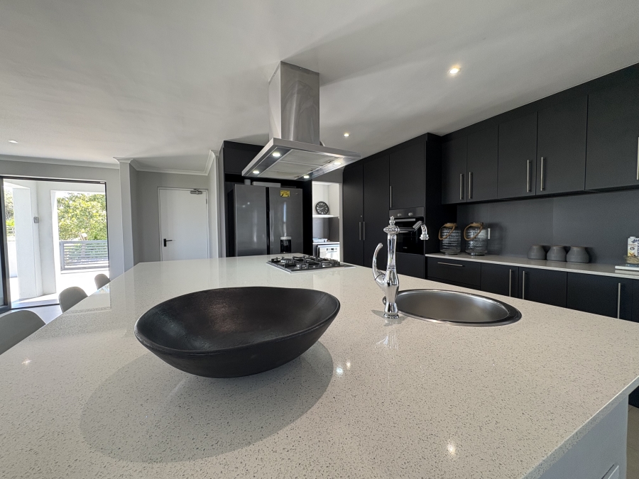 4 Bedroom Property for Sale in Grotto Bay Western Cape